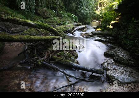 das tal des flusses orfento im Bergkomplex majella in den abruzzen italien Stockfoto