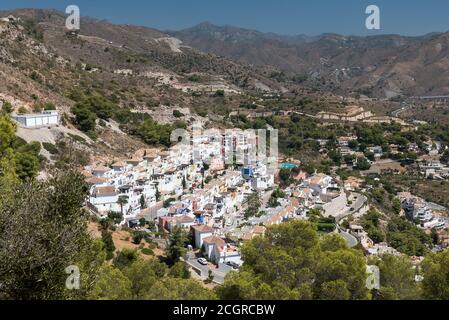 Andalusien in Spanien: Der Ferienort La Herradura von der Landzunge Cerro Gordo Stockfoto