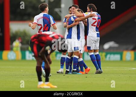 Bradley Johnson (versteckt) von Blackburn Rovers feiert das erste Tor seiner Mannschaft mit Teamkollegen während des Sky Bet Championship-Spiels im Vitality Stadium in Bournemouth. Stockfoto