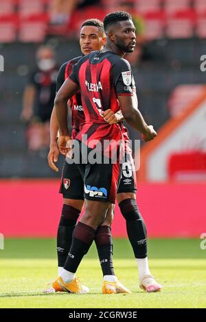 Bournemouth's Jefferson Lerma (rechts) feiert Scoring seiner Mannschaft das zweite Tor des Spiels mit Teamkollege Arnaut Danjuma während der Sky Bet Championship Spiel im Vitality Stadium, Bournemouth. Stockfoto