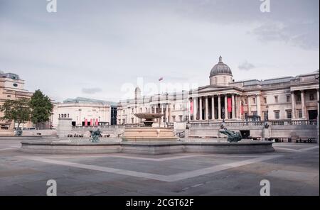 Der Trafalgar Square, London, Großbritannien, wurde während der Pandemie Covid-19 verlassen. Stockfoto