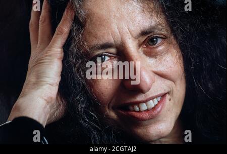 Carol Gilligan ist Professorin für amerikanische Geschichte und Institutionen an der Cambridge University Pitt und Gastprofessorin in den Sozial- und Politikwissenschaften, wo diese Fotos entstanden sind. 12. April 1994. Foto: Neil Turner Stockfoto