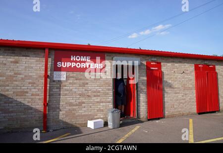 Gesamtansicht von außen vor dem Barclays FA WSL Spiel im Chigwell Construction Stadium, London. Stockfoto