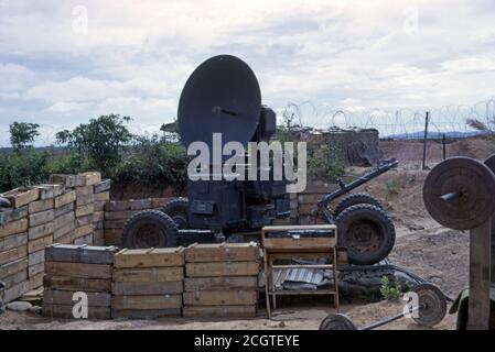 Vietnamkrieg US ARMY / United States Army Artillerie Erkennungs-Radar Sperry AN/MPQ-10 - Vietnam war Counter-Battery Radar Sperry AN/MPQ-10 Stockfoto