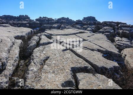 El Torcal de Antequera ist ein Naturschutzgebiet in der Sierra del Torcal Bergkette im Süden der Stadt Antequera. Es ist Karstlandschaft. Stockfoto