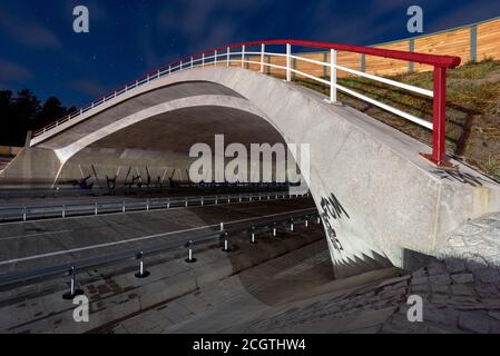 Colbitz, Deutschland. September 2020. Auf dem nördlichen Autobahnausbau 14 steht eine neu gebaute Wildtierbrücke, am 14. September wird Bundesverkehrsminister Scheuer den acht Kilometer langen Abschnitt zwischen Colbitz und Tangerhütte eröffnen. Quelle: Stephan Schulz/dpa-Zentralbild/ZB/dpa/Alamy Live News Stockfoto