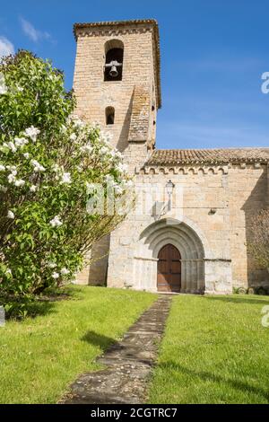 Parroquia católica San Martín in der Stadt Egues, Navarra, Spanien Stockfoto