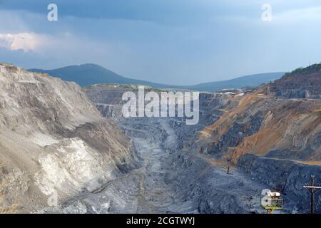 Blick auf das Minenlager Nepheline von oben. Stockfoto