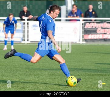 Aveley, Großbritannien. Februar 2018. SOUTHEND, ENGLAND - SEPTEMBER 12: Lewis Dark of Grays Athletic während FA Cup - Vorrunde zwischen Grays Athletic und Witham Town in Parkside, Park Lane, Aveley, UK am 12. September 2020 Credit: Action Foto Sport/Alamy Live News Stockfoto