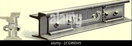 . Das Straßenbahnjournal . n onepiece und wird behauptet, aus reinem Ingot-Kupfer zu sein. Es macht direkten Kontakt mit dem Metall der Schiene, keine Stifte, Hülsen oder Kanal pinsbeing u.se d.d. Wie zu sehen ist, hat die Verbindung an ihren Anschlusspunkten eine große Kontaktfläche und ist mit der Schiene durch die Verwendung eines Spezialwerkzeugs verbunden, das das Ende der Verbindung im Bahnnetz erweitert. Die Erfindung, die offensichtlich Verdienst besitzt und sich zweifelsfrei als wertvoll erweisen wird, ist die neue Kinzer Bremsschuh- und Bremsschuhverbindung, die von der Kinzer & Jones ManufacturingCompany hergestellt wird. Eines der Hauptmerkmale Stockfoto