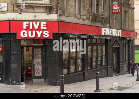 Five Guys Restaurant am Strand. London Stockfoto