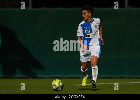 Niederhasli, Schweiz. September 2020. 12. September 2020, Niederhasli, GC/Campus, AXA Women's Super League: Grasshopper Club Zuerich - FC Luzern, # 23 Bettina Bruelhart (GC) Dribbles Credit: SPP Sport Pressefoto. /Alamy Live Nachrichten Stockfoto