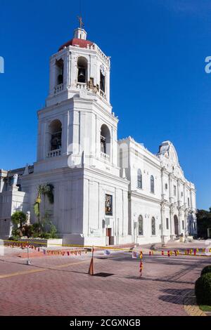 Glockenturm und Fassade der Cebu Metropolitan Cathedral Stockfoto