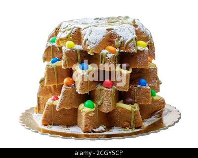 Pandoro traditionelle italienische weihnachtskuchen mit Schokolade dekoriert. Winterurlaub traditionelle italienische Küche isoliert Stockfoto