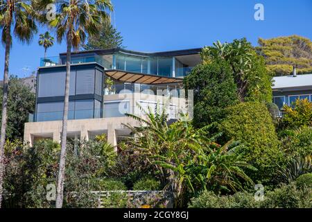 Whale Beach Vorort von Sydney, Luxus freistehendes Haus und tropische grüne Gärten, Sydney, Australien Stockfoto