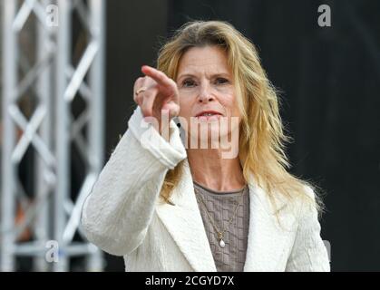 11. September 2020, Berlin: Schauspielerin Leslie Malton kommt für den Deutschen Schauspielpreis zu den Spindler und Klatt. Die Auszeichnung wird seit 2012 vom Bundesverband Schauspiel (BFFS) verliehen. Foto: Jens Kalaene/dpa-Zentralbild/ZB Stockfoto