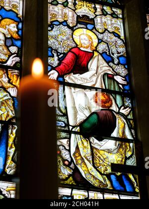 Ostfenster in der East Hoathly Church in der Nähe von Lewes, East Sussex, Großbritannien Stockfoto