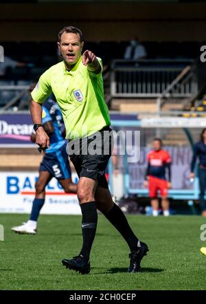 High Wycombe, Großbritannien. September 2020. Schiedsrichter James Linington beim Sky Bet Championship-Spiel zwischen Wycombe Wanderers und Rotherham United am 12. September 2020 im Adams Park, High Wycombe, England. Foto von Liam McAvoy. Kredit: Prime Media Images/Alamy Live Nachrichten Stockfoto