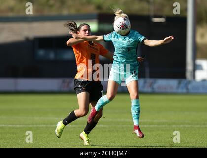 London, Großbritannien. September 2020. Ashley Hodson von Liverpool Women und Amelia Hazard von London Bees kämpfen um Besitz während des FA Women's Championship Matches London Bees gegen Liverpool Women. Jacques Feeney/SPP Kredit: SPP Sport Pressefoto. /Alamy Live Nachrichten Stockfoto