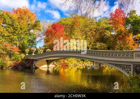 Central Park, New York City, USA am See im Herbst Saison. Stockfoto