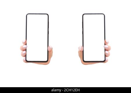 Die Hand der Frau zeigt das Smartphone mit weißem Bildschirm in vertikaler Position. Mock up mobile. Isoliert auf weißem Hintergrund. Links und rechts Optionen Stockfoto