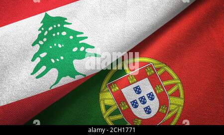 Libanon und Portugal zwei Flaggen Textiltuch, Stoff Textur Stockfoto