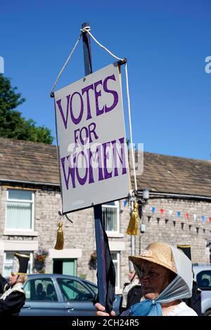 Straßenkarneval in Tideswell Derbyshire UK Stockfoto