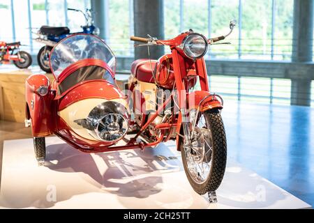 1951 Pannonia TL-250 Motorrad und Sidecar im Barber Motorsport Museum Alabama USA Stockfoto