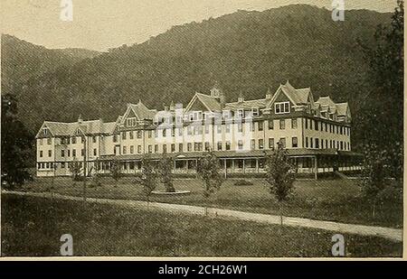 . Baltimore & Ohio Resorts und Quellen, Sommer 1905 . l Resorts in den zwei Virginias, und ist wahrscheinlich das größte Hotel in West Virginia. Im vergangenen Jahr wurde es mit einem neuen Speisesaal■für zweihundert Personen, einem Sonnenstudio, einem Aballroom und einem geräumigen Wechselstube umgebaut. Alle anderen üblichen Termine eines erstklassigen Hotels sind natürlich inklusive.bis zum letzten Jahr war Webster Springs ein Sommerresort, aber das neue Hotel, das mit Dampfheizung ausgestattet ist, wird immer geöffnet bleiben. Das Merkmal von größtem Interesse ist die Schwefelbäder, die h haben Stockfoto