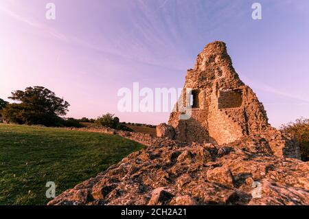 Hadleigh Castle bei Sonnenuntergang Stockfoto