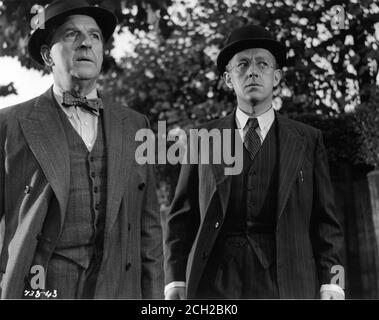 STANLEY HOLLOWAY und ALEC GUINNESS im LAVENDELHÜGEL MOB 1951 Regisseur CHARLES CRICHTON Original Drehbuch T.E.B. CLARKE Produzent MICHAEL BALCON Ealing Studios / General Film Distributors (GFD) Stockfoto