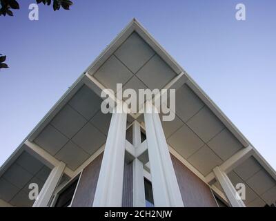 Pasadena, Kalifornien, USA - Dezember 2001: Architekturarchiv des alten kalifornischen Bundesbankgebäudes an der Lake Street in Pasadena. Das Gebäude war in der Stadt. Stockfoto