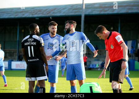 JAMES AKINTUNDE (Derry City FC) während der Airtricity League zwischen Finn Harps FC und Derry City FC im Finn Park, Ballybofey Stockfoto