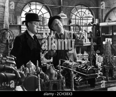 ALEC GUINNESS und STANLEY HOLLOWAY im LAVENDELHÜGEL MOB 1951 Regisseur CHARLES CRICHTON Original Drehbuch T.E.B. CLARKE Produzent MICHAEL BALCON Ealing Studios / General Film Distributors (GFD) Stockfoto