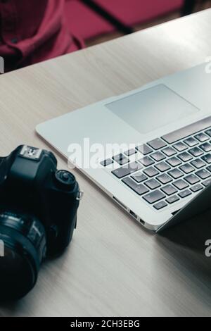Die Tabelle der Fotograf. Neue Technologien Konzept. nützliche Tools für camerist Stockfoto