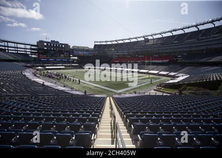 Foxborough, Usa. September 2020. Die Miami Dolphins nehmen am Sonntag, den 13. September 2020, die New England Patriots im Gillette Stadium in Foxborough, Massachusetts auf. Die Patrioten besiegten die Delphine 21-11. Fans durften das Stadion im Rahmen des New England Patriots COVID-19 Protokolls nicht betreten. Foto von Matthew Healey/UPI Kredit: UPI/Alamy Live Nachrichten Stockfoto