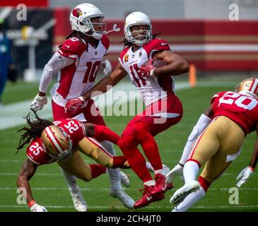 Santa Clara, CA, USA. September 2020. Arizona Cardinals Wide Receiver Larry Fitzgerald (11) bricht Tabelle von San Francisco 49ers Eckpfeiler Richard Sherman (25) in der ersten Hälfte während der Saisoneröffnung NFL Spiel im Levi's Stadium am Sonntag, 13. September 2020 in Santa Clara. Quelle: Paul Kitagaki Jr./ZUMA Wire/Alamy Live News Stockfoto