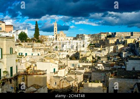 Die Höhlenstadt von Matera, Italien bei Sonnenuntergang Stockfoto