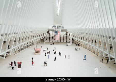 NEW YORK, NEW YORK - 13. SEPTEMBER 2020: Der Oculus Transit Hub, der als die Stadt nach COVID-19 auferlegten Beschränkungen weiter eröffnet wird. Stockfoto