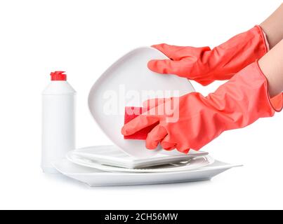 Person, die Geschirr vor weißem Hintergrund abwaschen Stockfoto