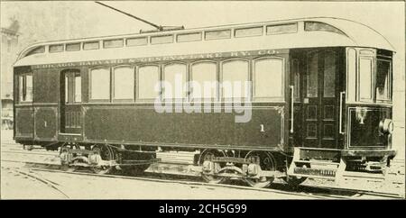 . Die Straßenbahn Überprüfung. ron arbeitet, und sind automatisch. Die Überkopfarbeiten sind außergewöhnlich stark; der von der Western Electric Co. Eingerichtete Trolley-Draht ist 00 und die Feeder 0000. Die Halterung? Waren aus dem Ohio Brass das Auto Sitze 36 Passagiere und lässt viel Platz für Koffer, Leichtfracht und Express. Diese Fahrzeuge sind mit zwei G. E. 57motoren ausgestattet und haben eine Nenngeschwindigkeit von 40 Meilen pro Stunde, obwohl diese gelegentlich deutlich überschritten wurde. Zwei 40-Fuß-Personenkraftwagen mit G. E. 1,000-Motoren auf McGuire-LKWs, ein Doppelverwaggler und zwei 24-fl. Einzelwagen komplettdas Stockfoto