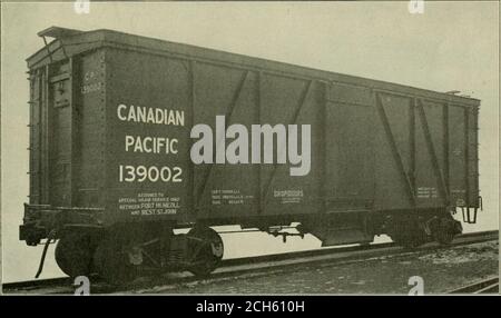. Amerikanischer Ingenieur . Exterior of Canadian Pacific Box Car with Hopper Open undGrain Door in place. Einfach und stark, und da die Trichter sind nicht Gegenstand Korro-sion in dem gleichen Ausmaß wie die von offenen Kohle Autos, sollten sie, ohne Schäden in Wracks, dauern das Leben des Autos. Im Gebäude Interior von Canadian Pacific Box Car ShovOpen Hopper. ING Grain Door und einer war es, eine zu sichern, die für den Transport von Kohle in einer Richtung und Getreide in der anderen geeignet wäre, Vermeidung zu einem großen extentleerem Laufleistung und das Schleppen von anderen Autos für Kohle, insbesondere. Hopper Bottom Box Auto für Getreide und Stockfoto