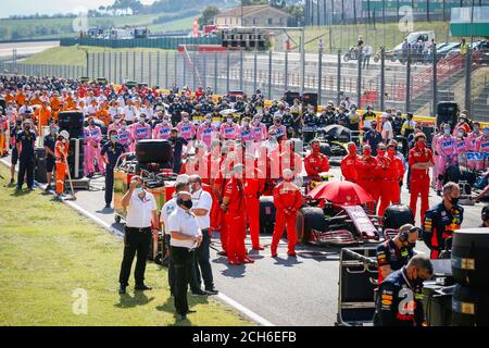 Startaufstellung, Kühlergrill de Abfahrt, 16 LECLERC Charles (mco), Scuderia Ferrari SF1000, während der Formel 1 Pirelli Gran Premio della Toscana Ferrari 100 Stockfoto