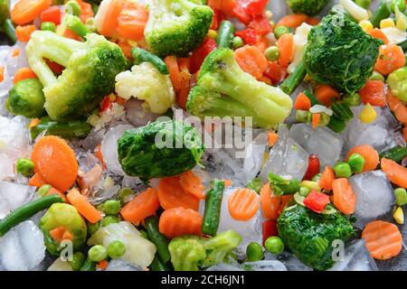 Mix aus gefrorenem Gemüse als Hintergrund Stockfoto