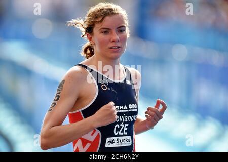 Karlsbad, Tschechische Republik. September 2020. Triathlon-Weltcup-Rennen in Karlovy Vary, Tschechische Republik, am 13. September 2020. Tereza Zimovjanova aus Tschechien. Kredit: Slawomir Kubes/CTK Foto/Alamy Live Nachrichten Stockfoto