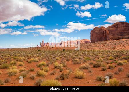 Landschaftlich reizvolle Landschaft von Monument Valley, Navajo Tribal Park, Arizona, USA Stockfoto