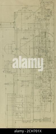 . Eisenbahn-Meister Mechaniker [microform] . OX ruht auf der Oberseite des Rahmens, ist 103x42 Zoll innerhalb des Schlammrings, mit einer Breite an Kronenblatt von 55 Zoll. Die Wasserflächen sind rund um 4 Zoll groß. Der Schlammring ist aus Stahlguss doppelt genietet. Die Krone barsare A.. T. & S. F. STANDARD. Die Methode zur Sicherung der Zylinder aud der Rahmen an dieser Stelle ist erwähnenswert. Der vordere Rahmen wird an den Zylindersätteln durch zwei Schrauben auf jeder Seite gesichert.Passend durch beide Rahmen und Sattel. Der untere Rahmen wird auch in der üblichen Weise durch horizontale Schrauben durch die Lippe des Sattels verschraubt. Stockfoto
