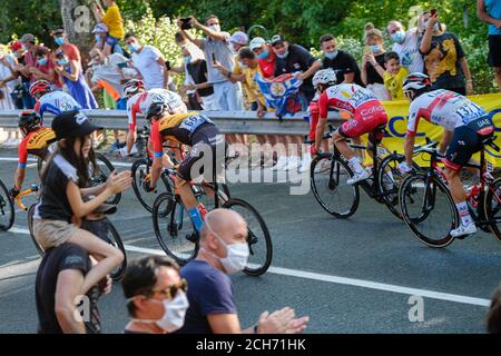 Am 12/09/2020, Tassin la Demi-Lune, Auvergne-Rhône-Alpes, Frankreich. 14. Etappe der Tour de France 2020 zwischen Clermont-Ferrand und Lyon. Übergeben von Stockfoto