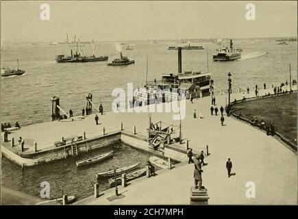 . Großraum New York illustriert . UNTERER TEIL OK MANHATTAN BOROUGH IN 1899 - Blick vom North River.. NEW YORK I.AY VON BATTERIE. ^7 ^*- -i ^ -J. .^««« 1  , ■.*U J ^ t frvHfSa!-^ -#i^ ^^ «^i niif ^3ESt WF^nBlii^PJ^ ^■rrl^^^^«« jj«?l..-;, l   .  ---S«LJ .^:**N^ ^; •&lt;*^=^^^««B^^ifci  / -^^ ^ i ^^B ■■■J ■•■» ■ ^llll^^TL^^tPf9lJl^^^^,     ttMllrnKTaam ..-*. -* ■■ /^^H^N^^^^: ^^^^^■fei^Bi LASTLE GARTEN. BATTERY PARK UND HAFEN VOM DACH DES WASHINGTON GEBÄUDES, I BROADWAY. Stockfoto