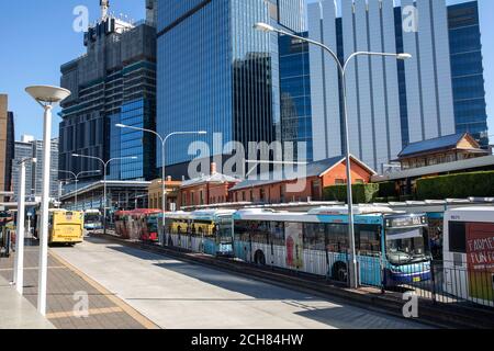 Sydney Busse und Bus Interchange Station in Parramatta City Centre, Western Sydney, Australien Stockfoto